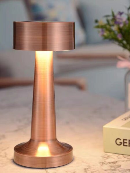 Dekoratif Gold Metal Masa Lambası Dokunmatik Şarjlı