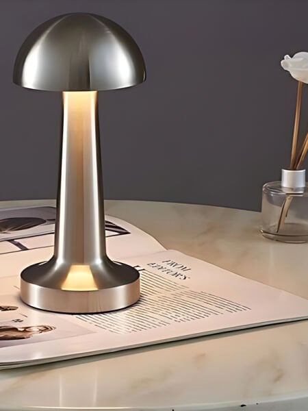 Dekoratif Masa Lambası Metal Masa Lambası Şarjlı 3 Renk Mod Dokunmatik USB Şarjlı Modern Aydınlatma